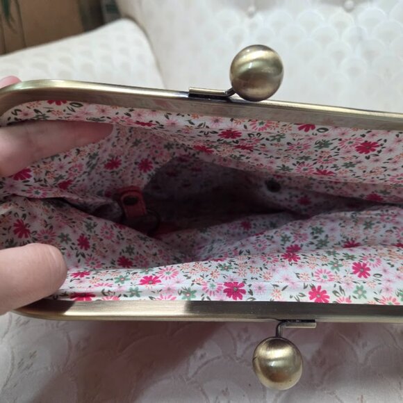 Jessica Simpson pink snakeskin folding purse with wallet - Picture 4 of 6